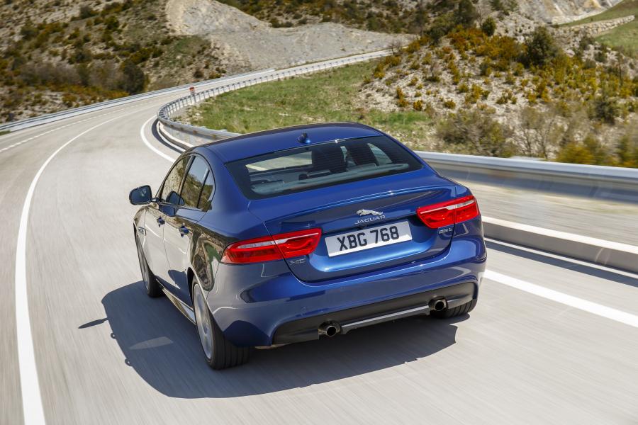  Jaguar XE R Sport 2015 года  (фото 30 из 30)